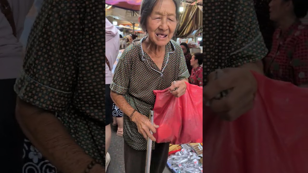 chợ Bàn cờ quận 3 . 15/2/2026 ( 28 tết )