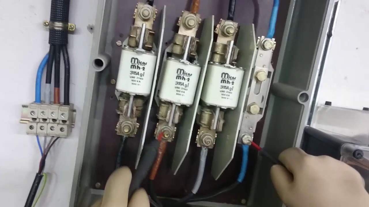 Extracción de fusibles de lira en CGP