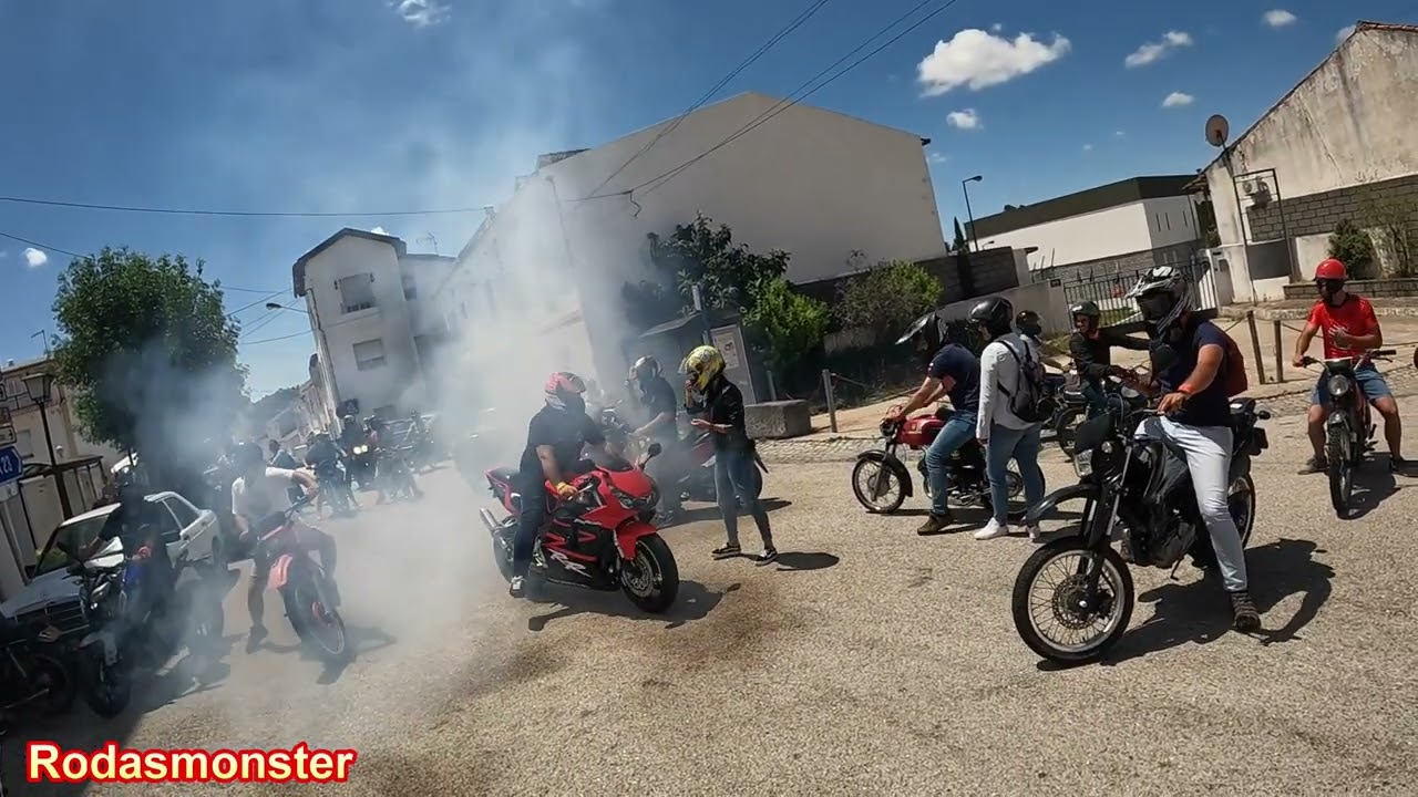Passeio Motos e Motorizadas  Penhascoso 2022 Muito BURNOUT