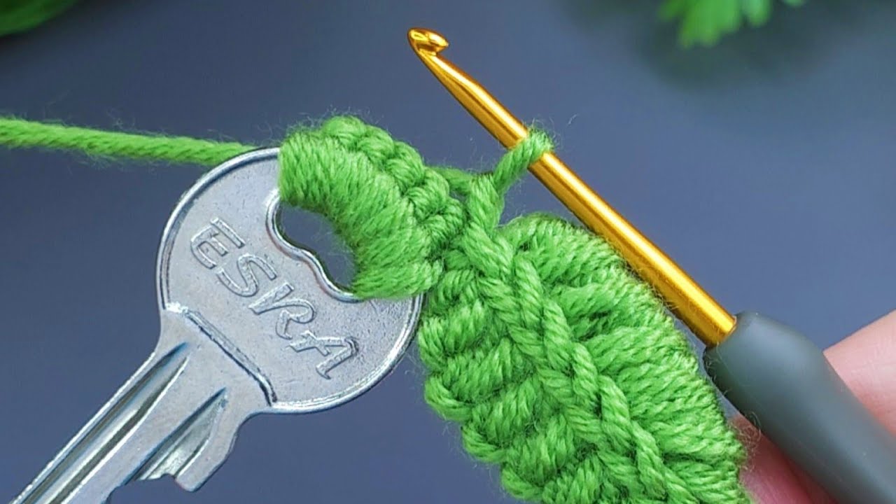 ~●Decorate your keys like this ~● I made a very easy Tunisian crochet leaf patterned keychain model