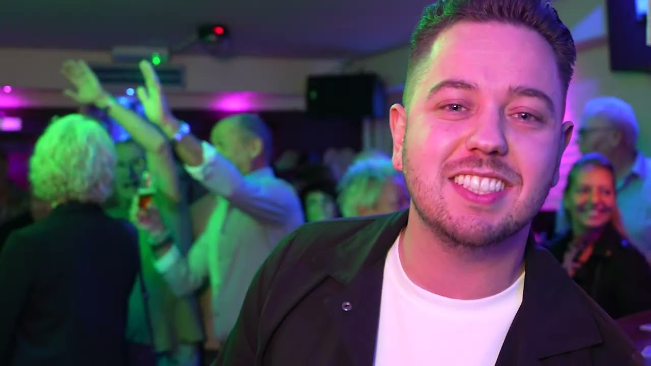 Juan Richard - Ik Ben Blij Met Wat Ik Heb (Officiële Video)