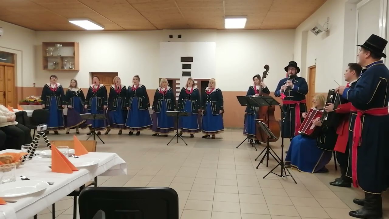 Kapela Łubianioki - Świeci miesiąc, Świeci.