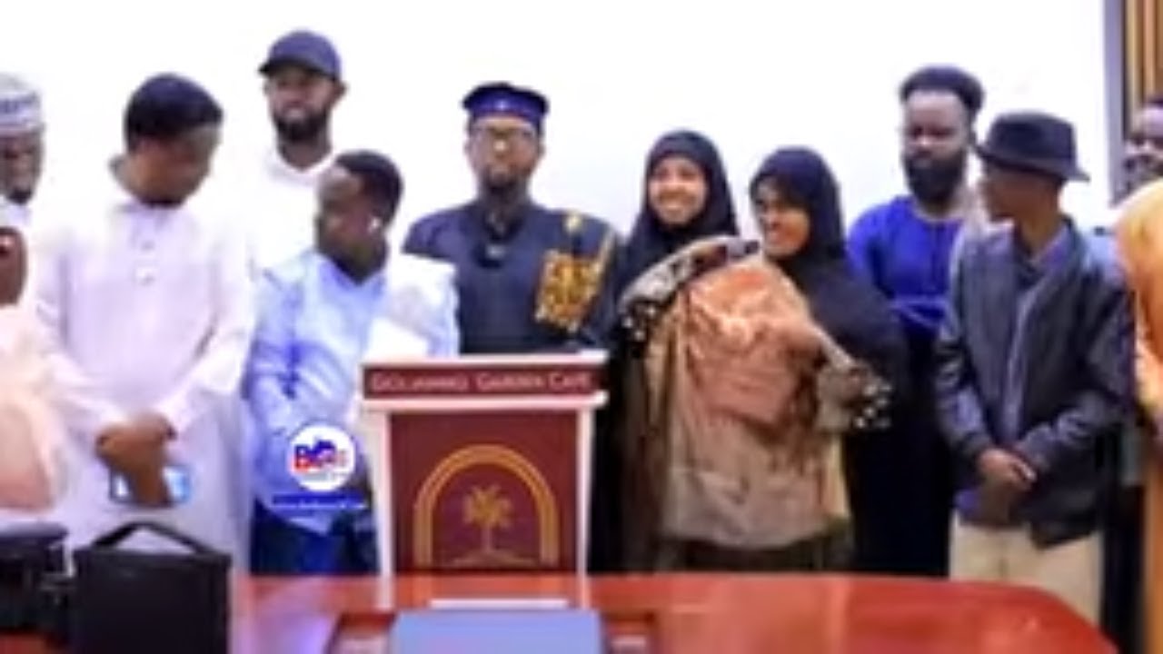 Deg Deg Maxaa idiinka Baxay Hadalada Dhalinyaradii Colaada ka abuurey awdal iyo salal