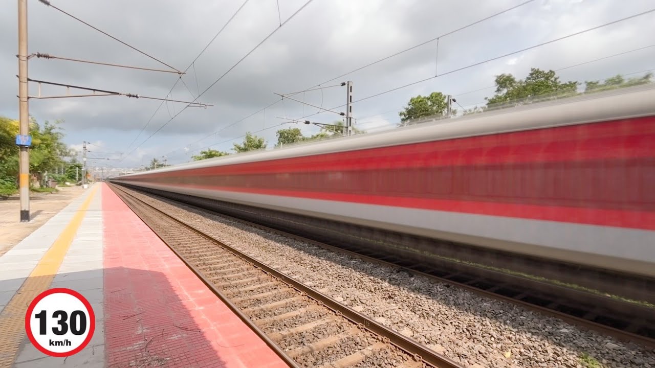 Fast and Furious WAP7 Rajdhani+Duronto+Tejas+Taj+Vande Bharat attacks Mankar at flat 130 Kmph