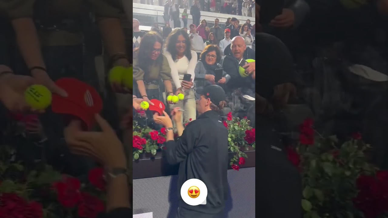 Jannik Sinner firma gli autografi ai tifosi dopo la vittoria contro Casper Ruud 🇮🇹💙🦊