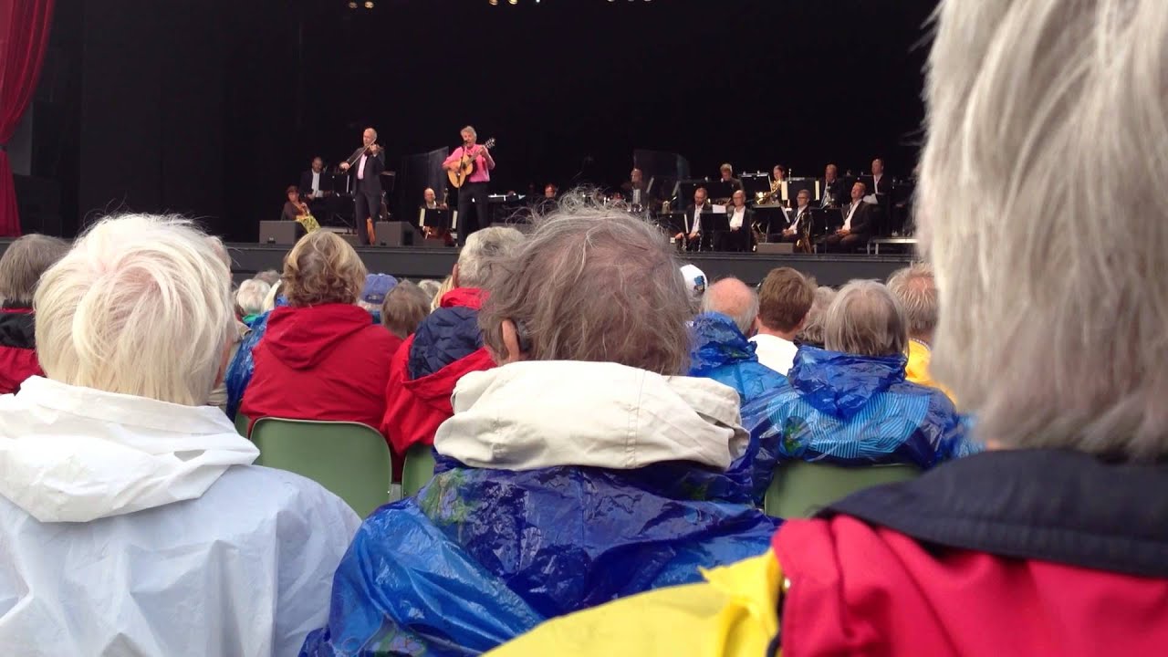 Sven-Bertil Taube - Fragancia (live Liseberg 2013)