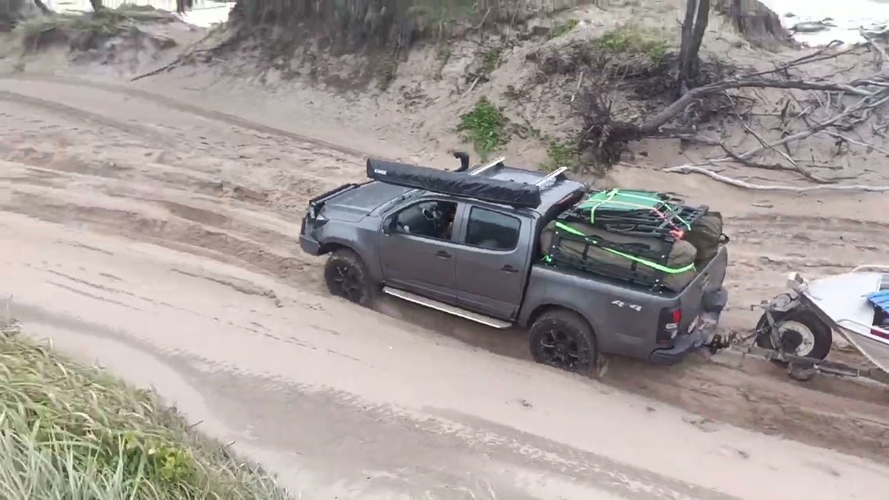 Aussie Day Wknd Chaos at Ngkala Rocks. South Rocks, Rocky Beach, Fraser Island.