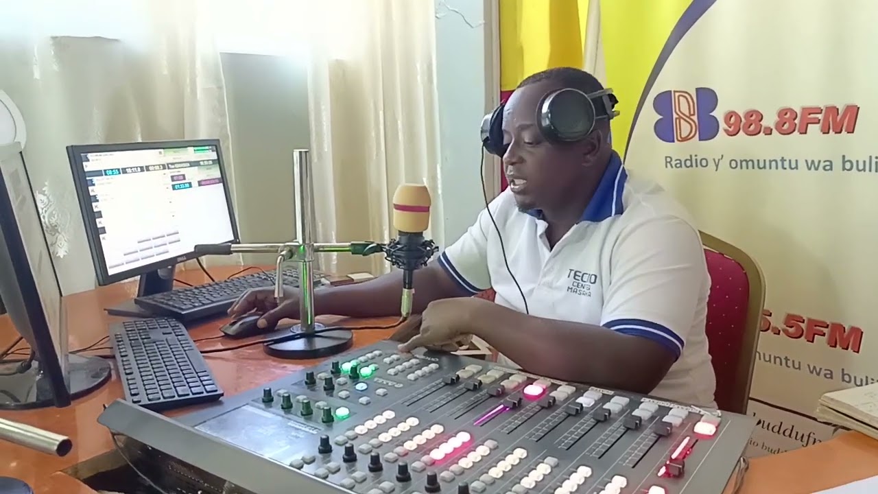 Programme Agomunkuubo ne Tamukedde Umar , Ronnie Matovu