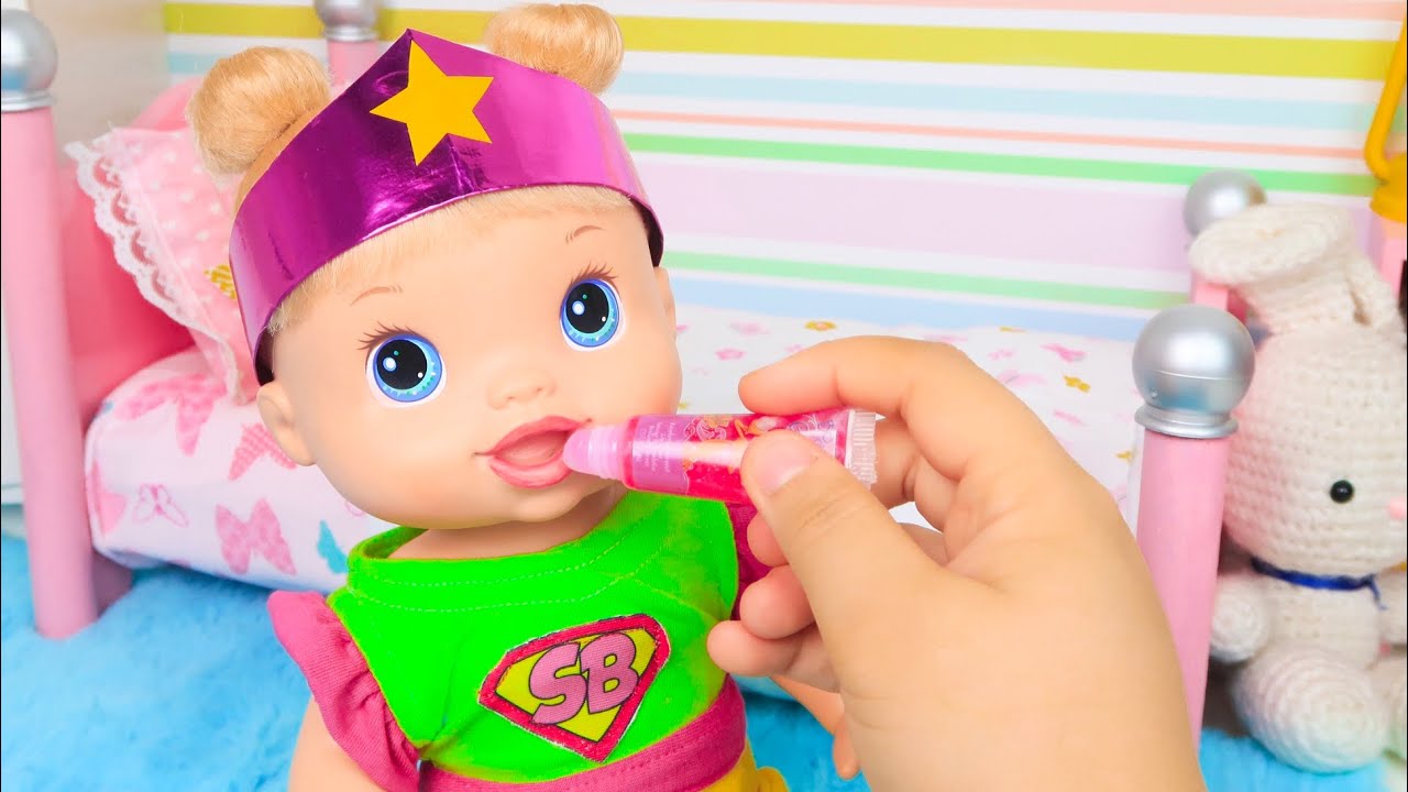 BABY ALIVE MALU SE TRANSFORMA EM SUPER HEROÍNA - Lilly Doll