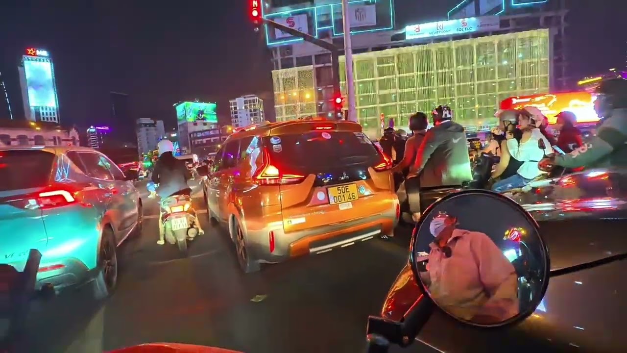 Đi xe máy dạo một vòng Sài Gòn ngày đầu năm 2026💋