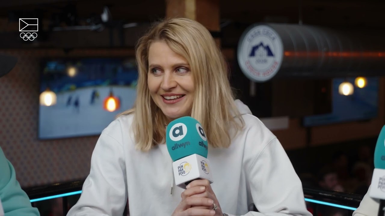 Na hokeji je domácí publikum 😎 | LUCIE ŠAFÁŘOVÁ