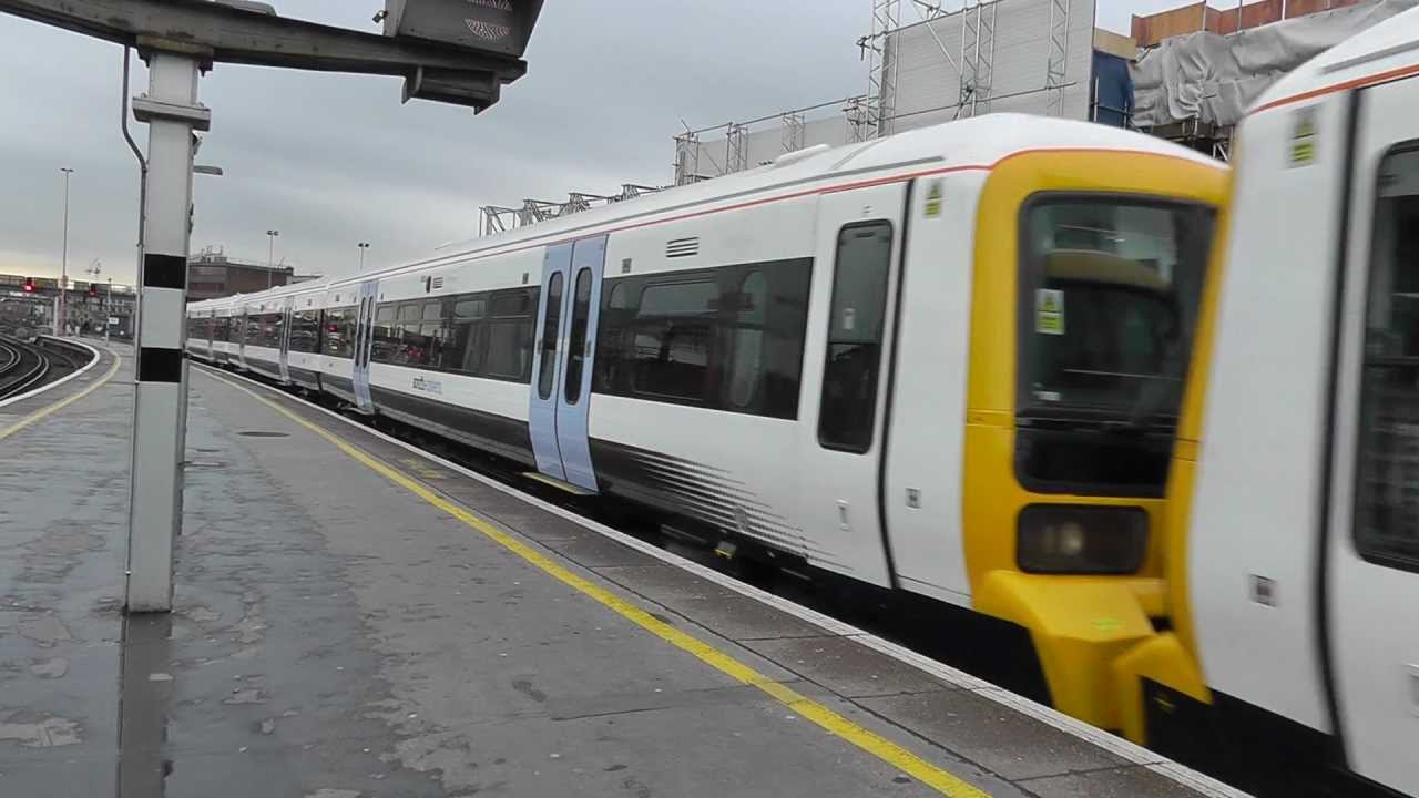 Trains at London Bridge 12/01/13