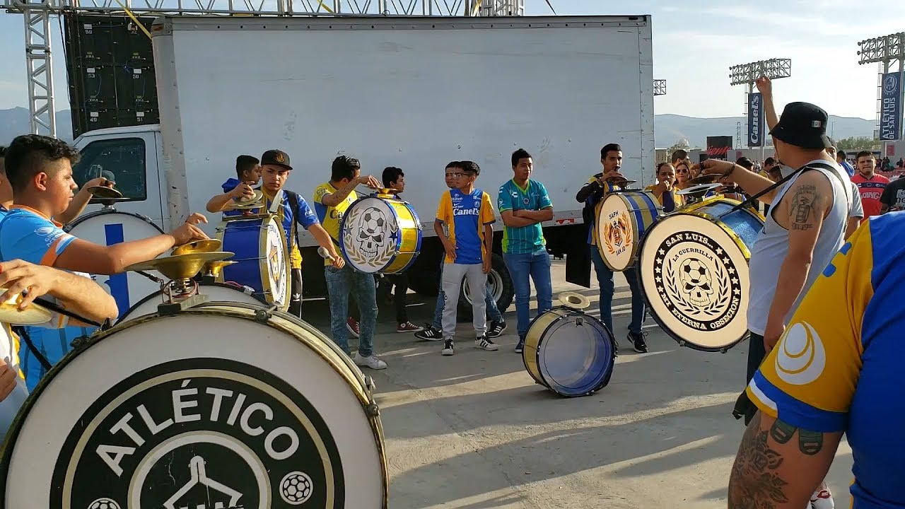 Murga de La Guerrilla previo al Atlético de San Luis vs Dorados