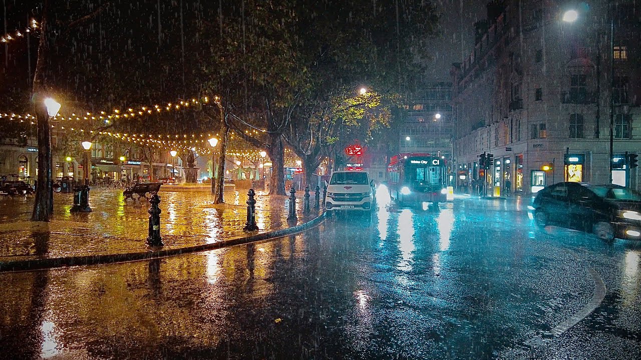 London Night Walk In Torrential Rain ☔️ | Late Night Ambience | 4K | Chelsea | October 2021