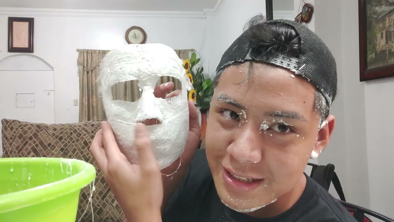 MASCARA DE YESO CON TEMATICA DE KITSUNE