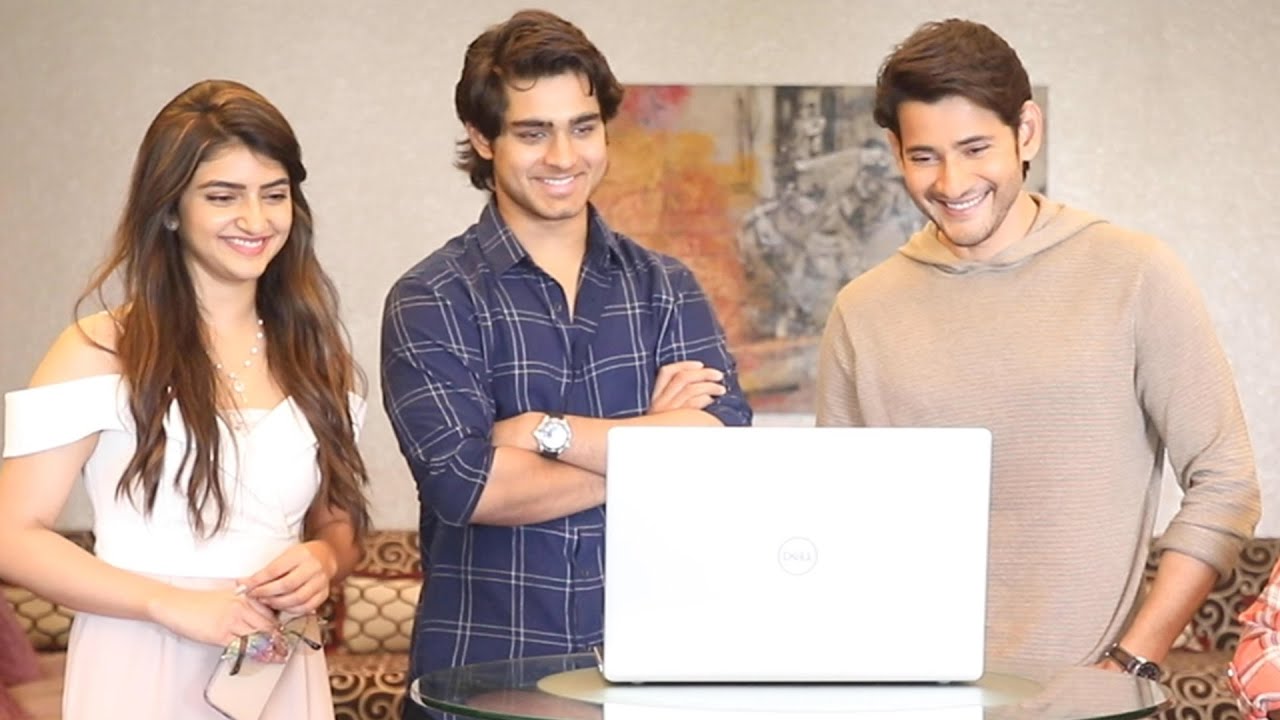 Mahesh Babu Launching PelliSandaD Trailer | Roshann, SreeLeela | #SuperStarMaheshBabu Latest Videos