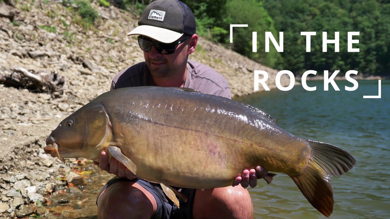 IN THE ROCKS - CARP FISHING - Pêche de la carpe en lac de barrage
