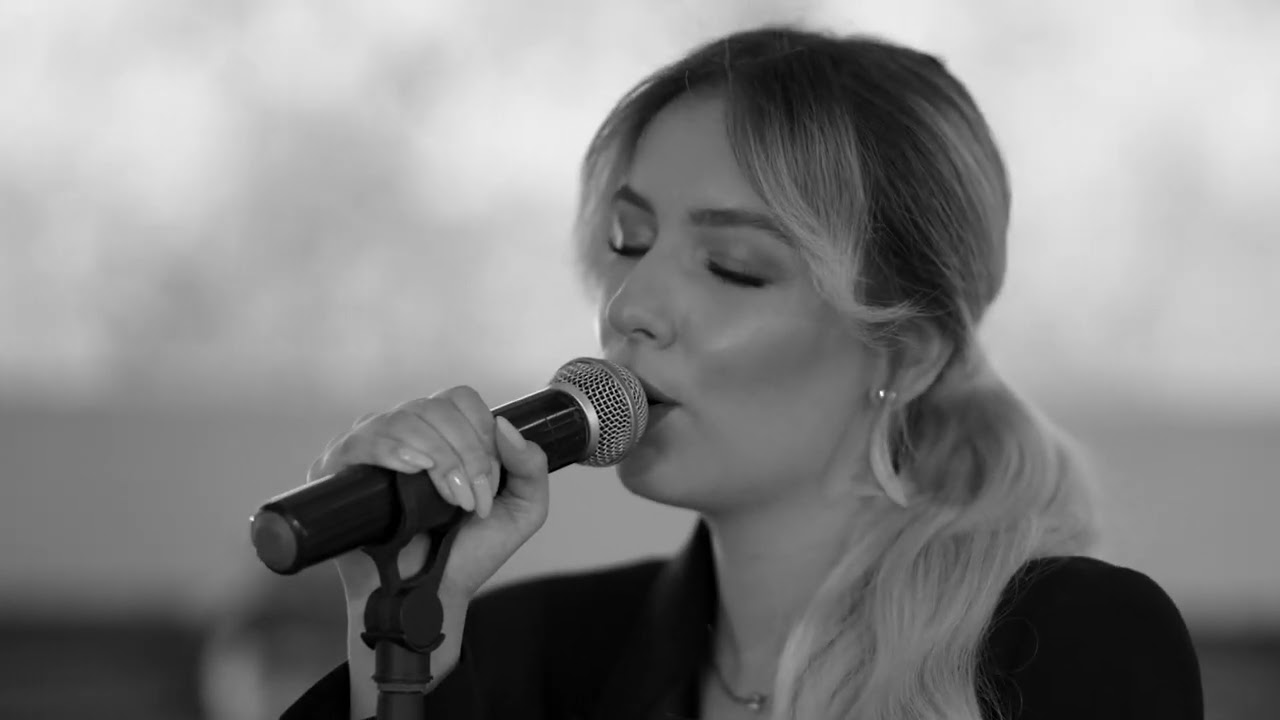 SAMA I NERVOZNA - Marija Serifovic COVER by Amsterdam Bend