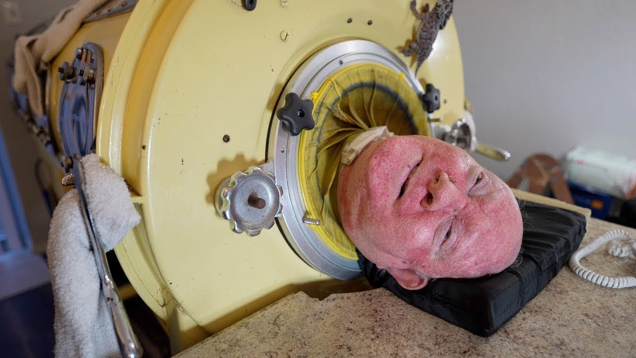 Dieser Mann ist seit über 60 Jahren in einer Maschine eingesperrt!