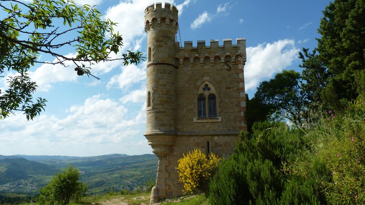 Promenade et visite de Rennes Le Château, ce magnifique village situé dans l'Aude.