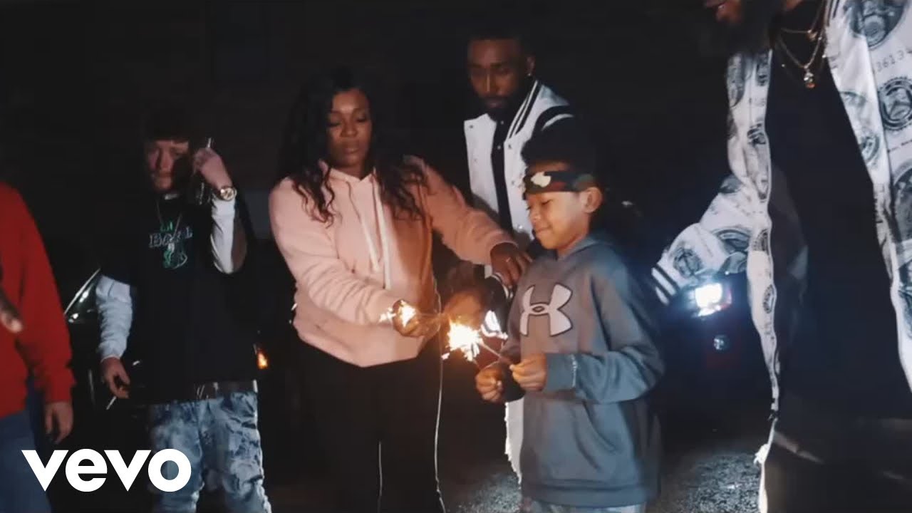 Bouyea - Who Betta ft. Dukk