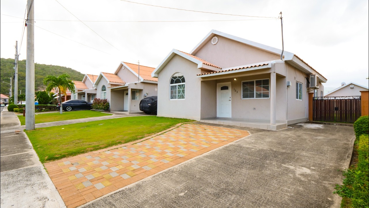 Touring a Caymanas Country Club Estates Phase 2 House
