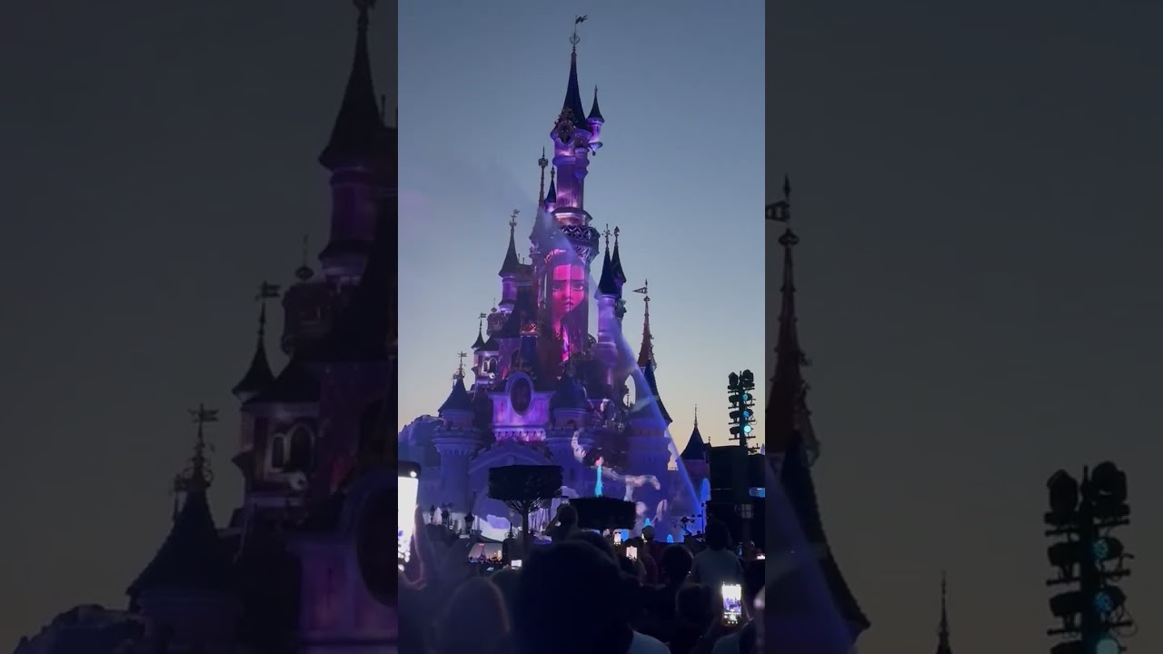 Disneyland Paris fireworks 🎆🎇.. best part of 2025.. be tune for more such videos