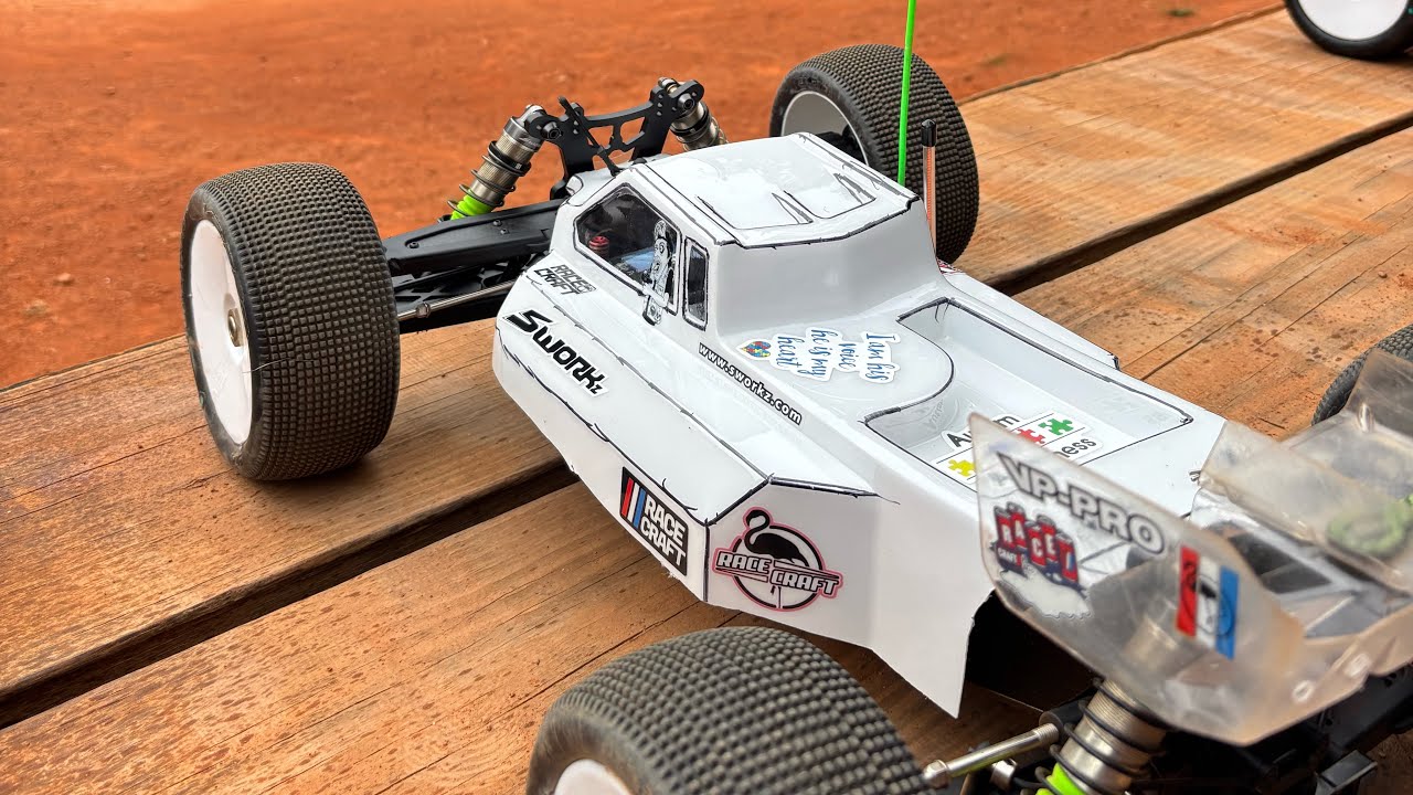 Racing my new  Etruggy at Loganville Rc complex 