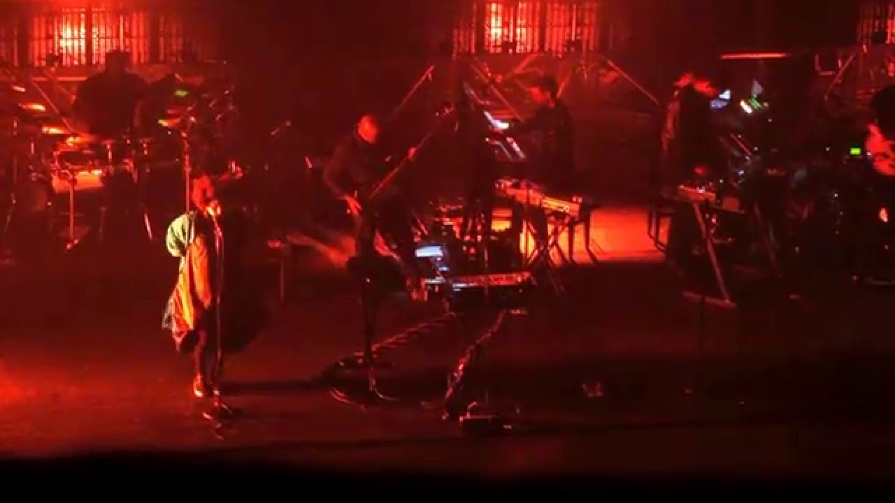 Massive Attack - Paradise Circus feat. Martina Topley-Bird Live @ O2 Brixton 04/02/2016