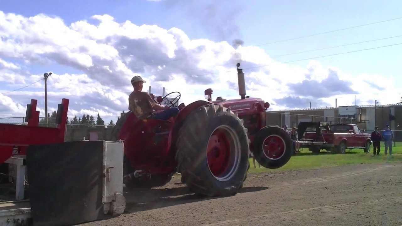 McCormick Deering WD9 Tractor Pull