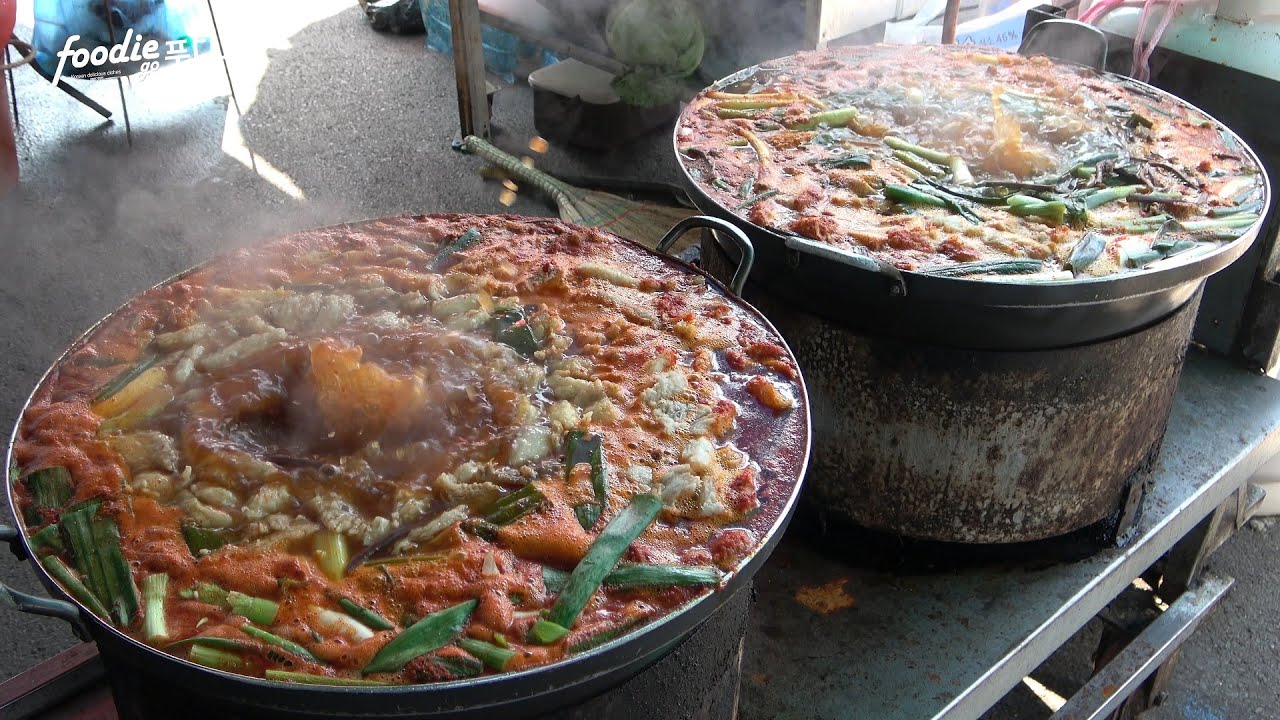 70년 전통 원조할매수구레국밥·창녕수구레국수ㅣ창녕이방오일장 | Korean beef skin soup / Korean street food