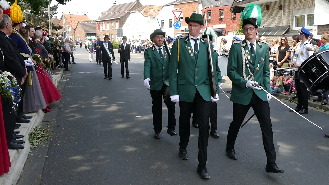 Parade Bezirksschützenfest 2019 Niederkrüchten in Brempt
