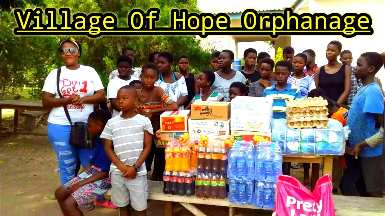 Charity Vlog|GIVING OUT TO THE ORPHANAGE HOMES IN GHANA🇬🇭