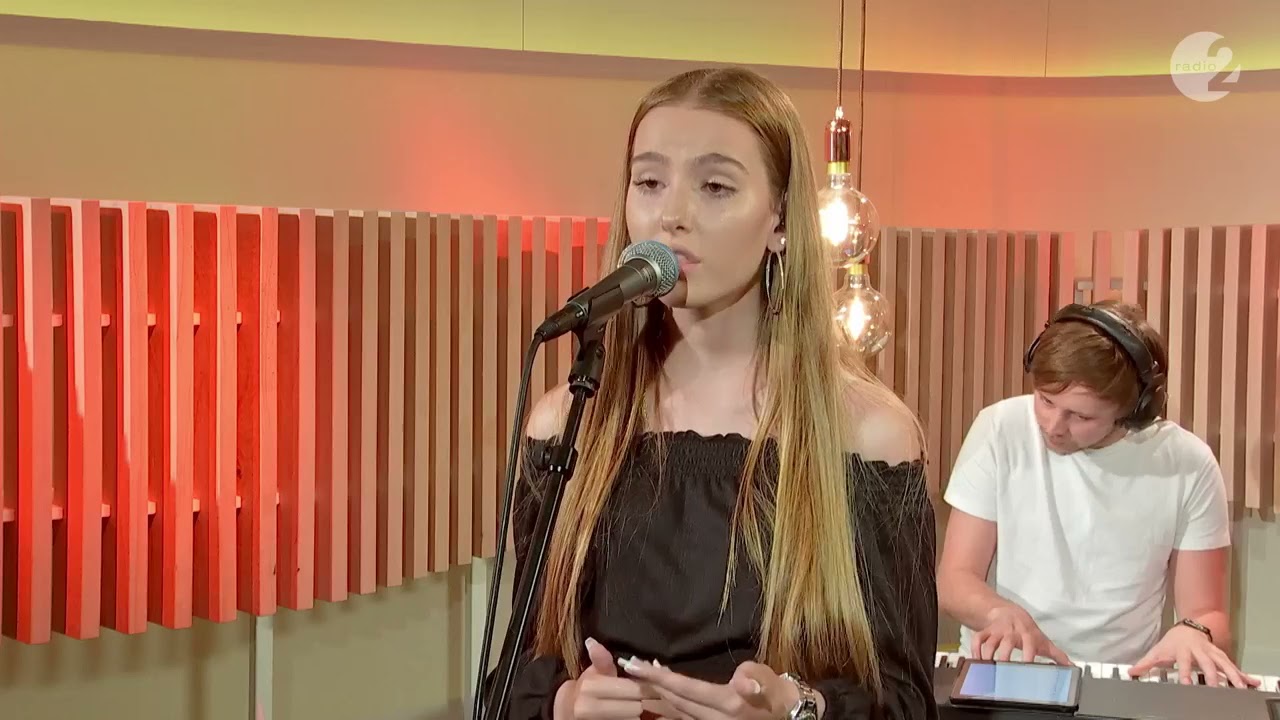 Jade De Rijcke - Lately (Live Performance)