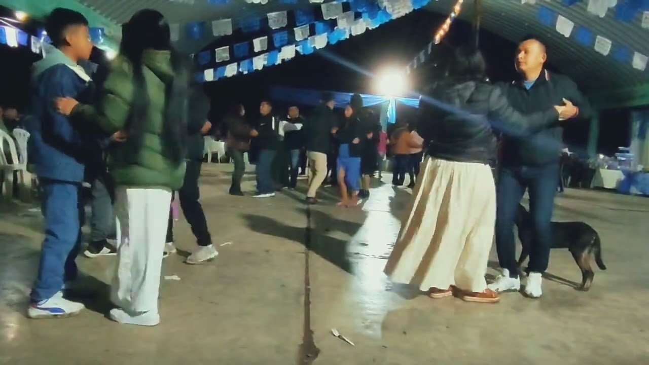 Baile lomas del dorado        Grupo explosión colombiana 