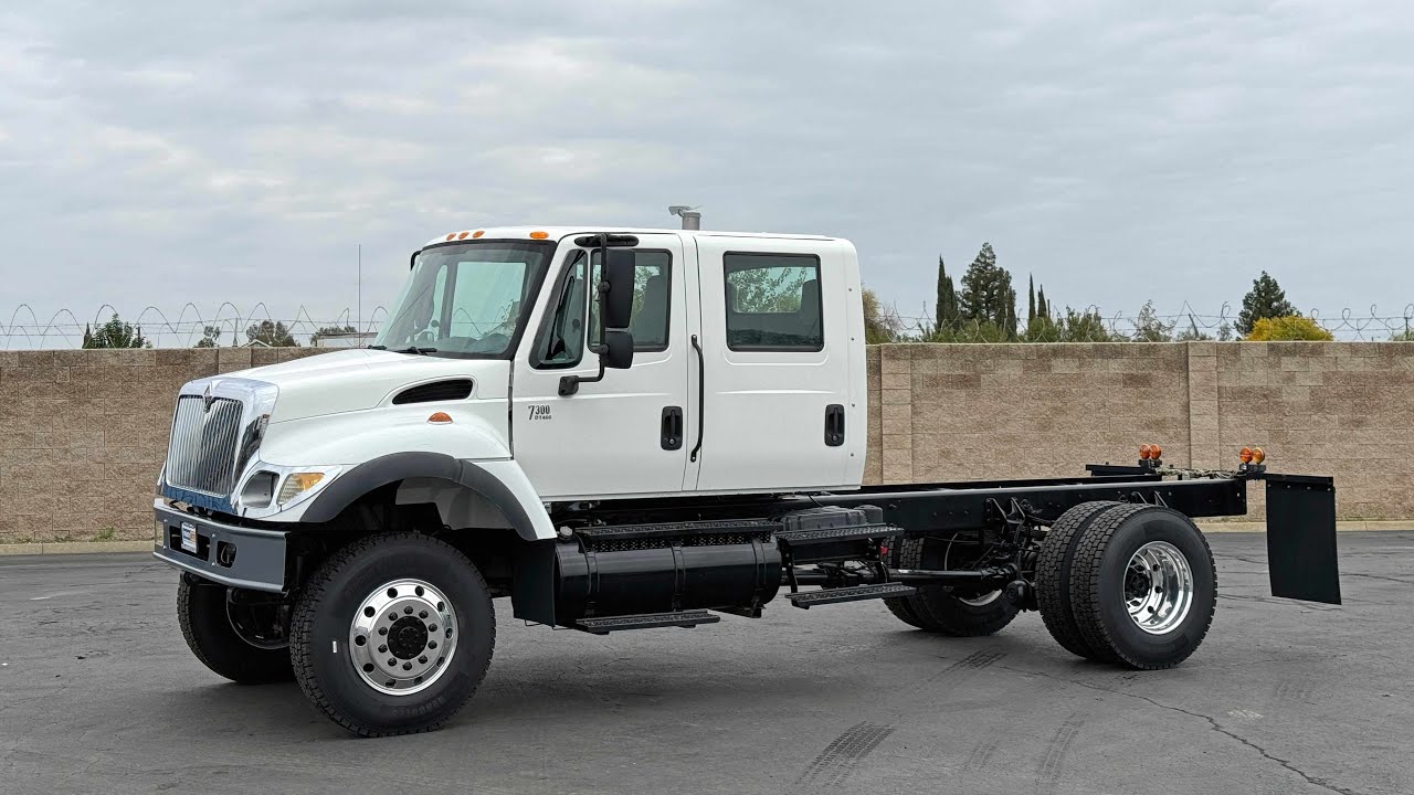2003 International 7300 4x4 Single Axle Cab & Chassis 15425 For Sale