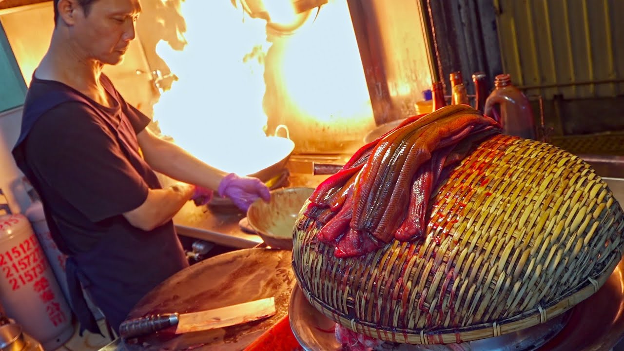 Taiwanese Street Food-Pig Heart,Eel Noodles,Pork Kidney Soup,Stir-Fried Squid/鱔魚意麵,麻油腰花,麻油豬心,生炒花枝