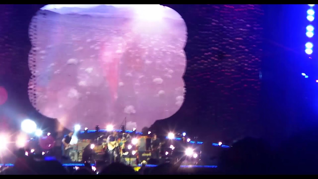 BIRDS (Coldplay | 2017 Momentum Live MNL)