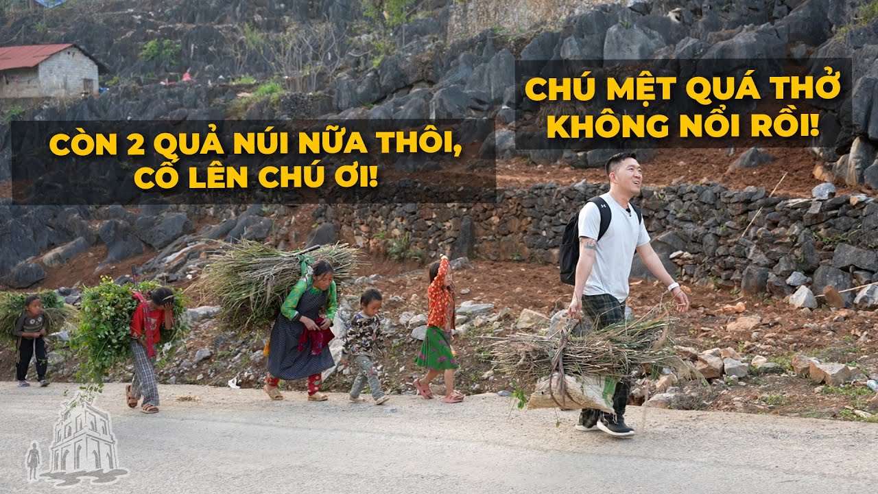Bái phục các em bé người Mông - gánh củi vượt núi về nhà