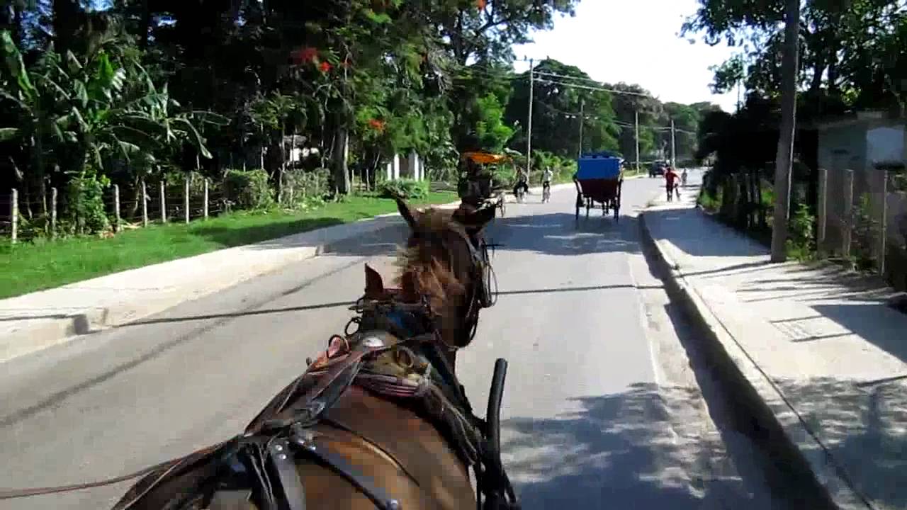 Contramaestre, Cuba. Paseo en coche.
