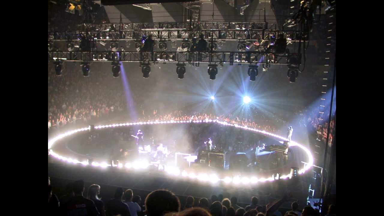 U2 - Stay (Faraway, So Close!) Live from Toronto (25/05/01)