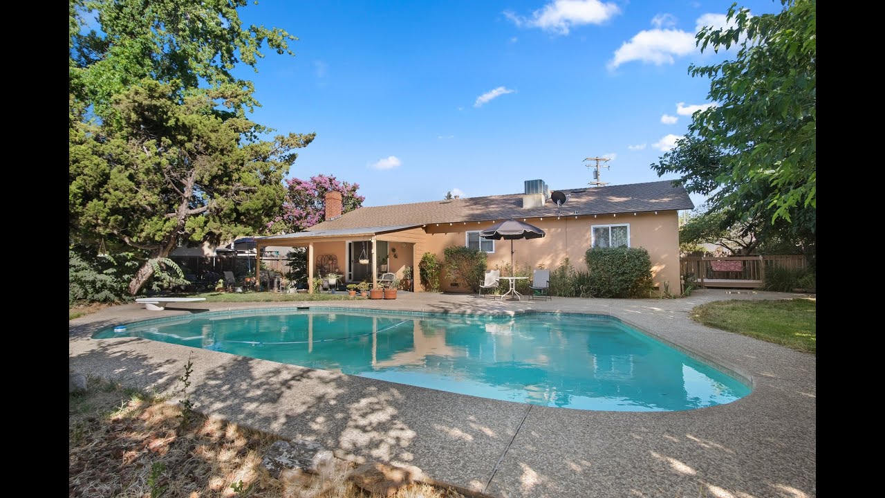 Amazing Modesto CA Home For Sale with a Built in Pool and Spa