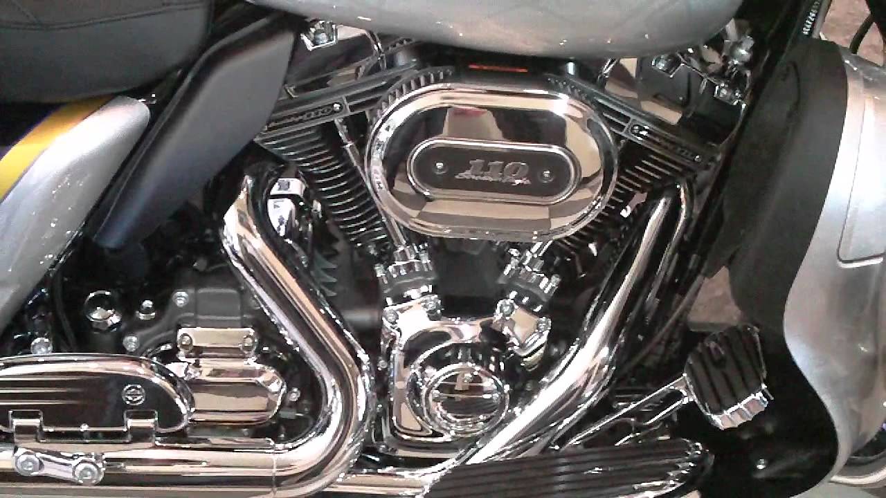 CVO (aka Screamin' Eagle) Ultra Classic Harley-Davidson 2012