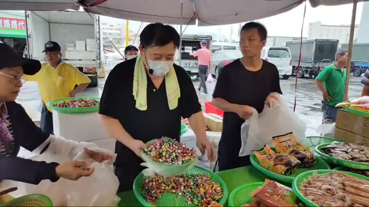 高雄蚵仔寮興爸客海鮮叫賣