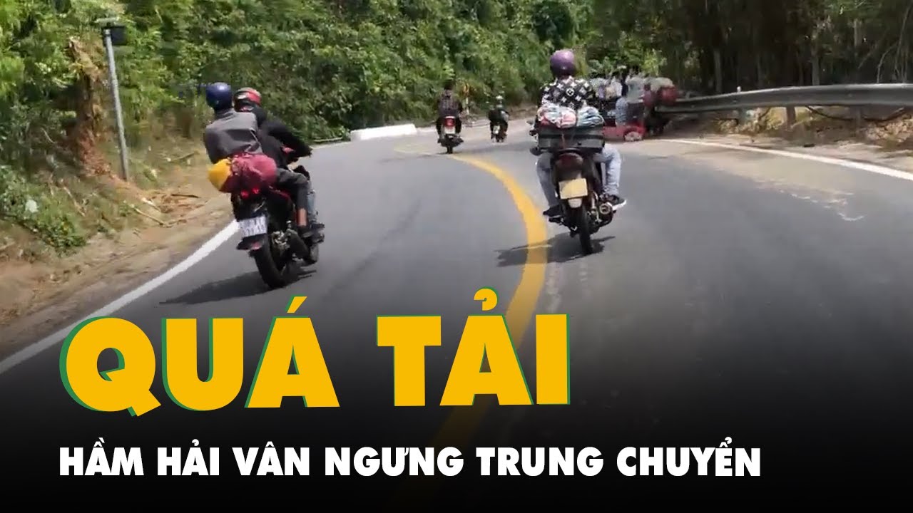 Hầm Hải Vân ngưng trung chuyển vì quá tải, dòng người đi xe máy vượt đèo về quê