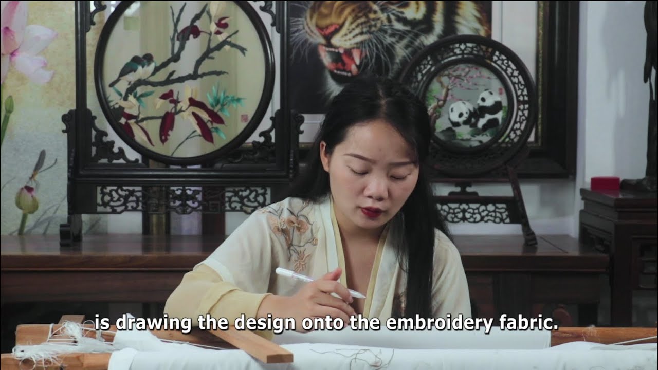 A Day in the Life of an Embroidery Artist 绣娘的一天