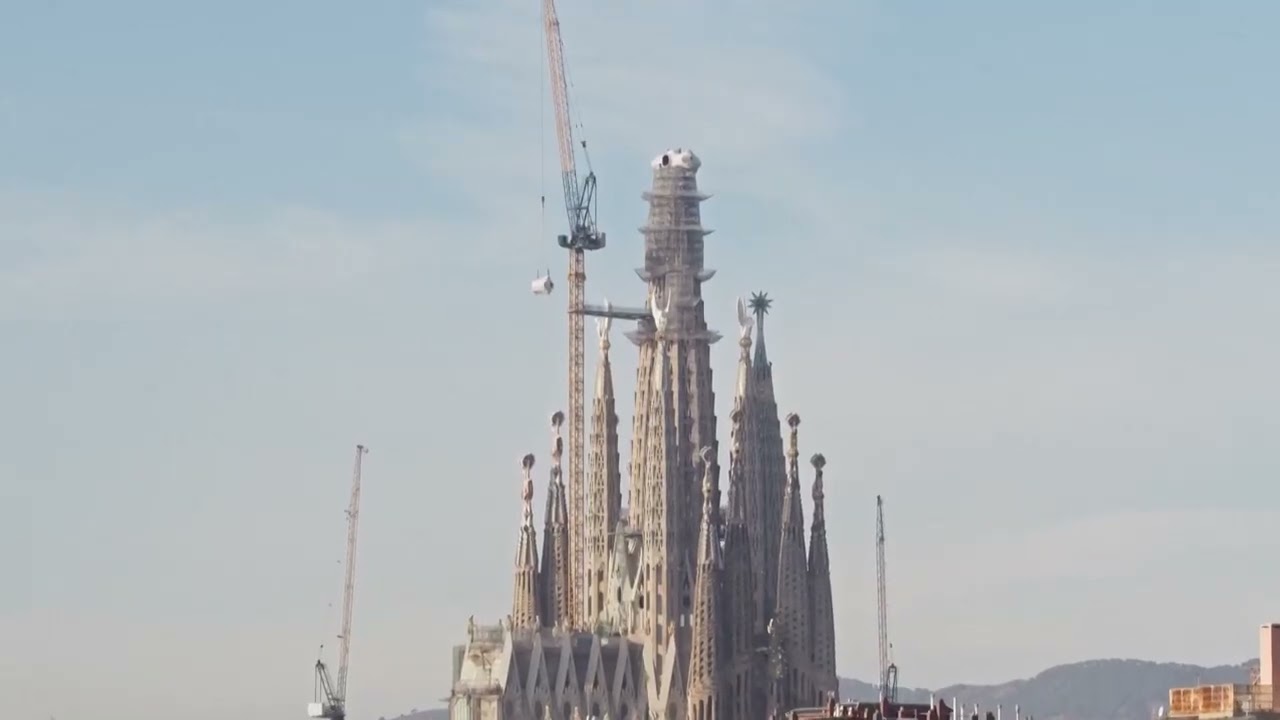 Sagrada Família em Barcelona avança na torre de Jesus Cristo | Obra aproxima-se da conclusão