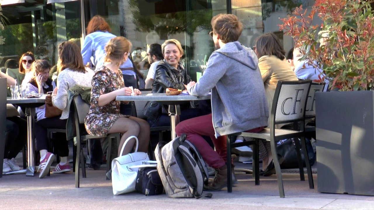 03 - Les bons usages - Biblioth&egrave;que universitaire - terrasse