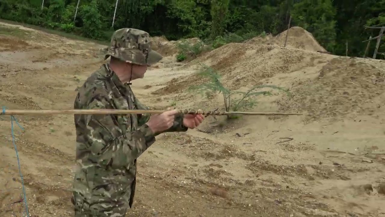Survival Spear Making in the Amazon Jungle for Hunting Small Animals and Fish