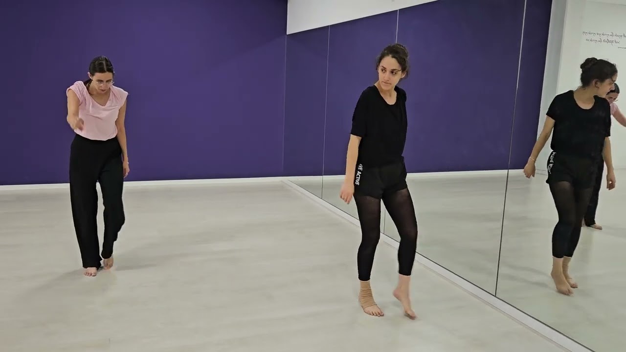 הצצה לשיעור ג'אז לירי לנשים | E-motion בית הספר לריקוד